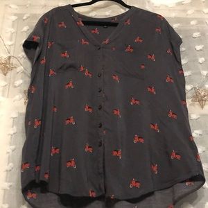 Torrid capped sleeve rayon blouse